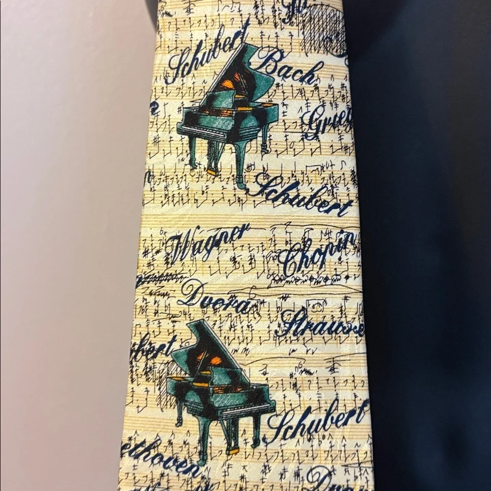 Museum Artifacts Music Masters by SNI Silk Cream Piano Composers Necktie Tie
